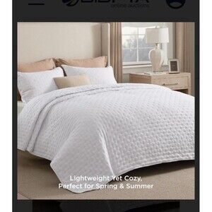 Bedsure King Quilt - Lightweight Comforter King Size
